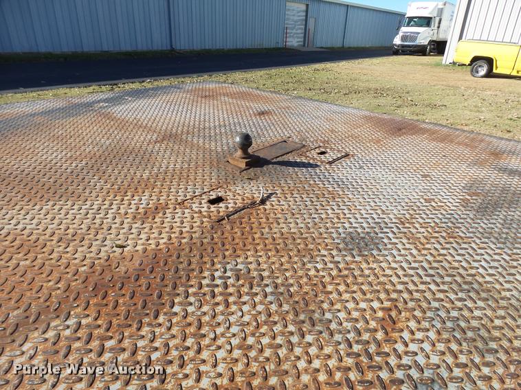 image for item DA2039 2006 Ford F350 Super Duty flatbed pickup truck