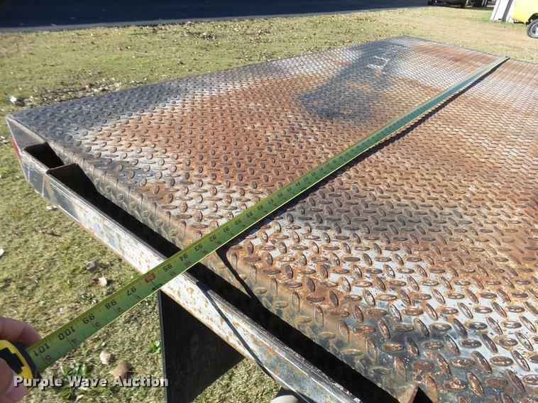 image for item DA2039 2006 Ford F350 Super Duty flatbed pickup truck