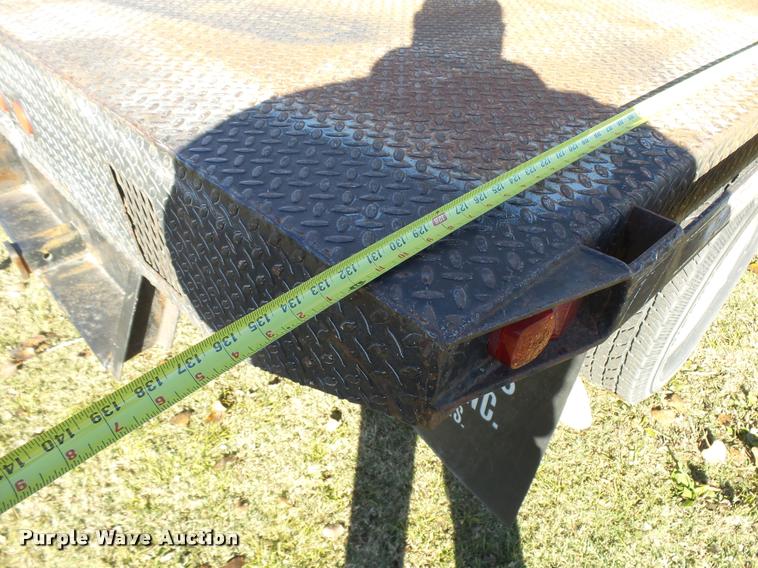 image for item DA2039 2006 Ford F350 Super Duty flatbed pickup truck