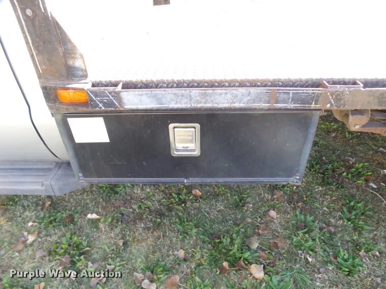 image for item DA2039 2006 Ford F350 Super Duty flatbed pickup truck