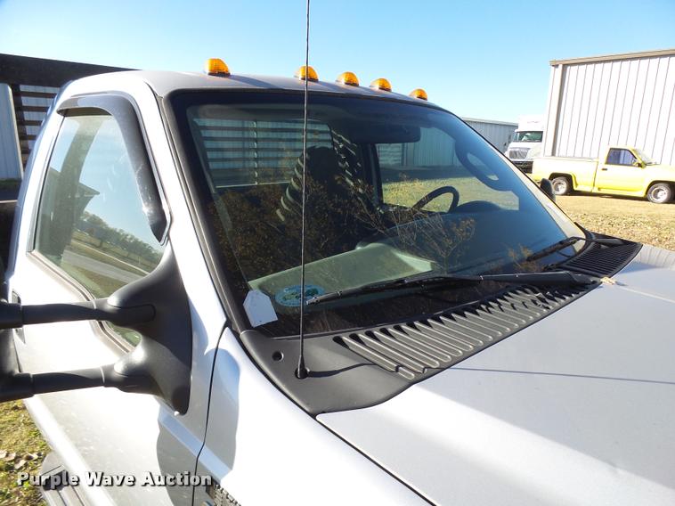 image for item DA2039 2006 Ford F350 Super Duty flatbed pickup truck