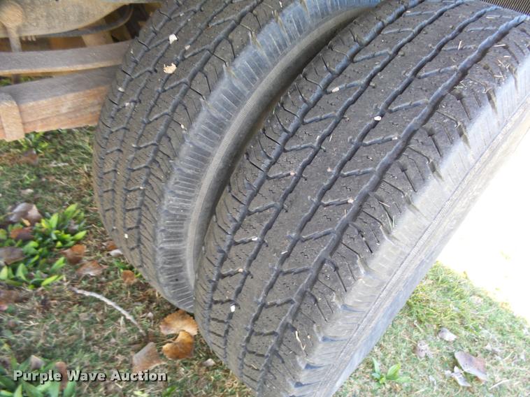 image for item DA2039 2006 Ford F350 Super Duty flatbed pickup truck