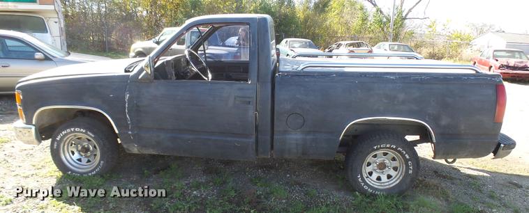 image for item DA2069 1989 Chevrolet 1500 pickup truck