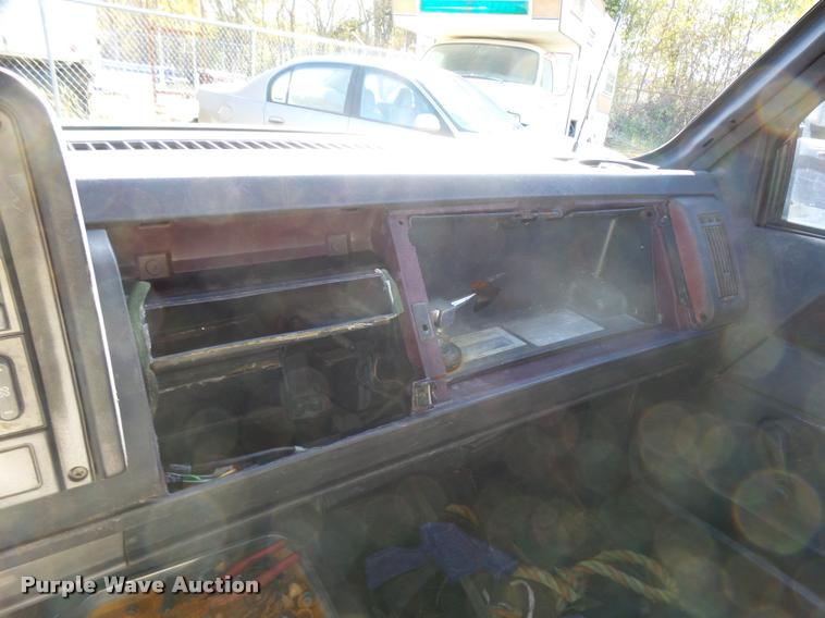 image for item DA2069 1989 Chevrolet 1500 pickup truck