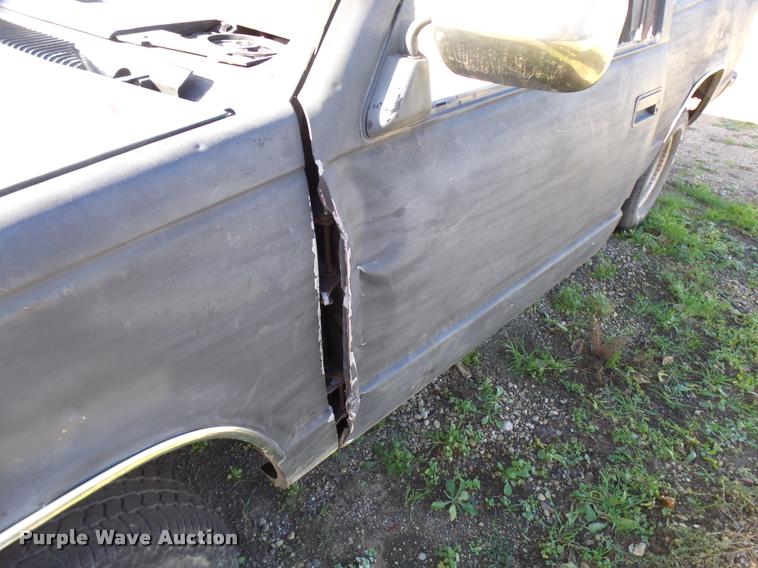 image for item DA2069 1989 Chevrolet 1500 pickup truck