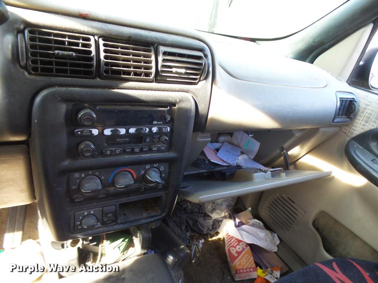 image for item DA2072 2000 Chevrolet Venture van