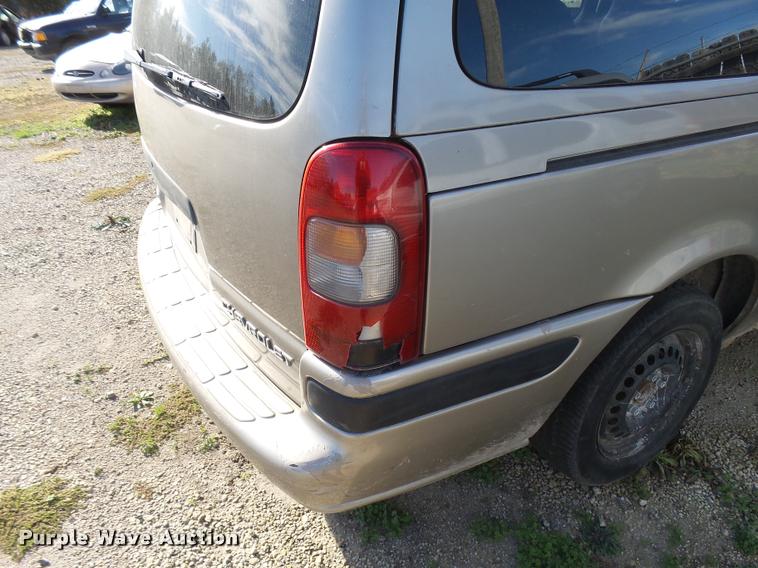 image for item DA2072 2000 Chevrolet Venture van