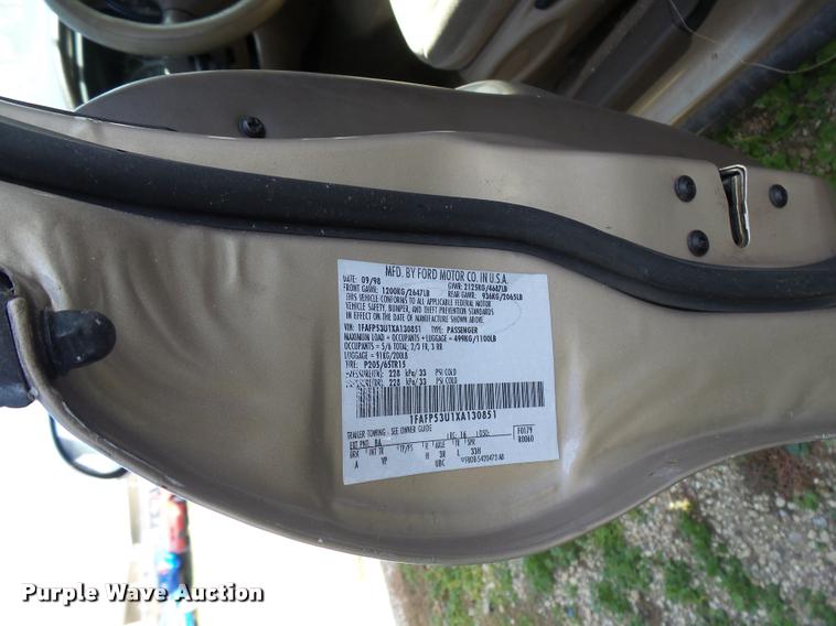 image for item DA2073 1999 Ford Taurus