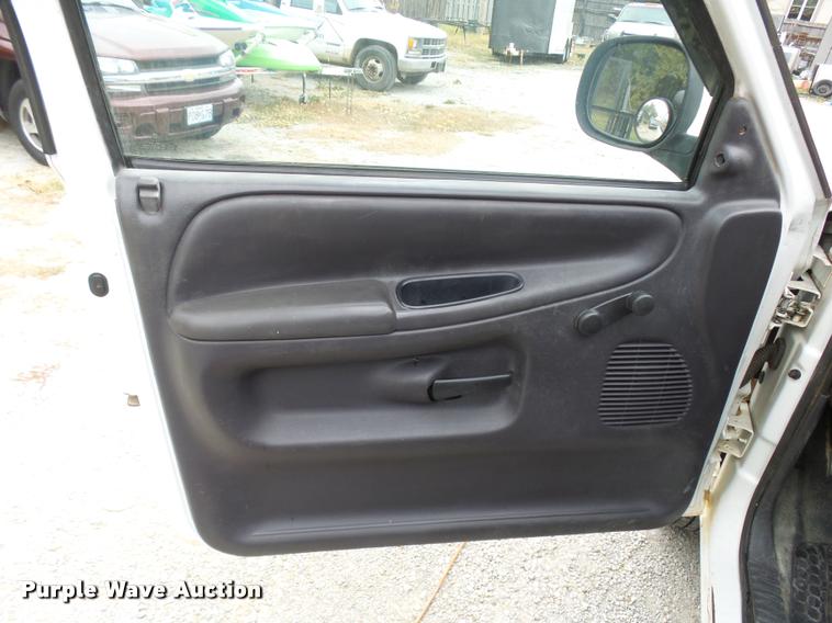 image for item DA2103 1999 Dodge Ram 2500 pickup truck
