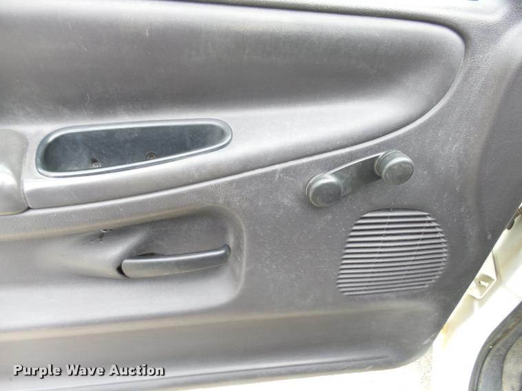 image for item DA2103 1999 Dodge Ram 2500 pickup truck