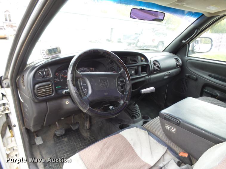 image for item DA2103 1999 Dodge Ram 2500 pickup truck