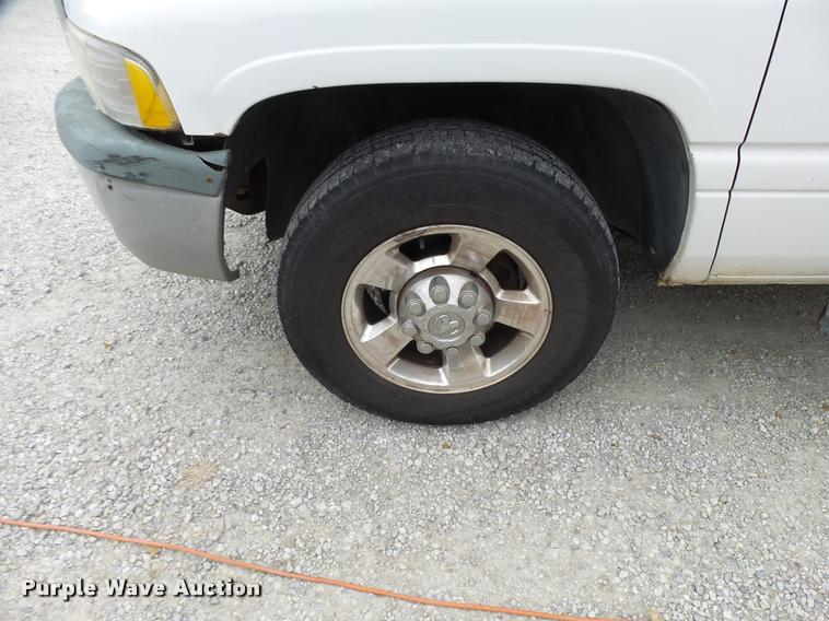 image for item DA2103 1999 Dodge Ram 2500 pickup truck