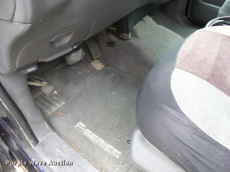 image for item DA2105 2001 Ford F150 SuperCrew pickup truck