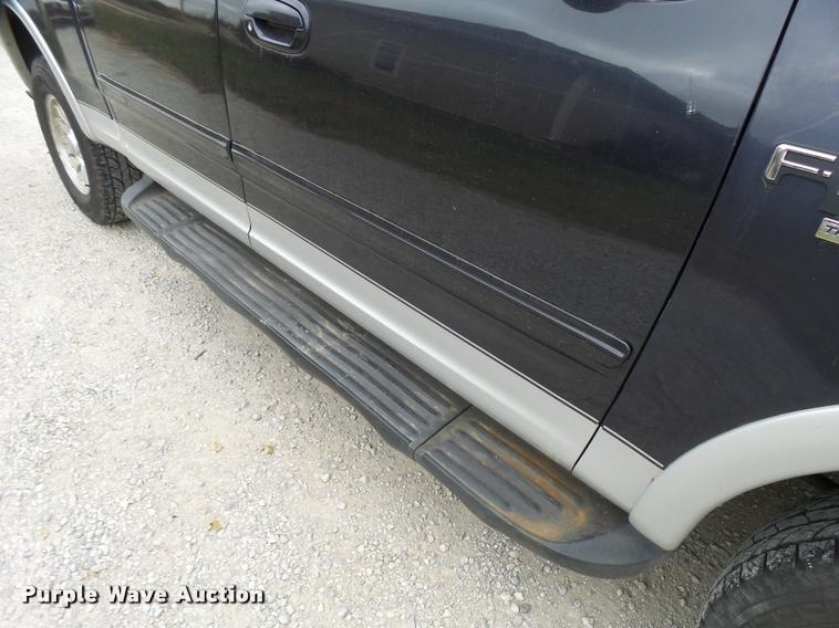 image for item DA2105 2001 Ford F150 SuperCrew pickup truck