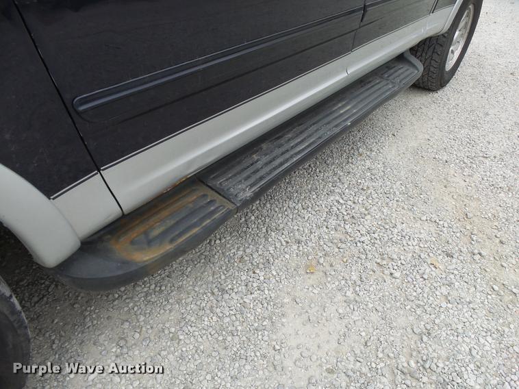 image for item DA2105 2001 Ford F150 SuperCrew pickup truck