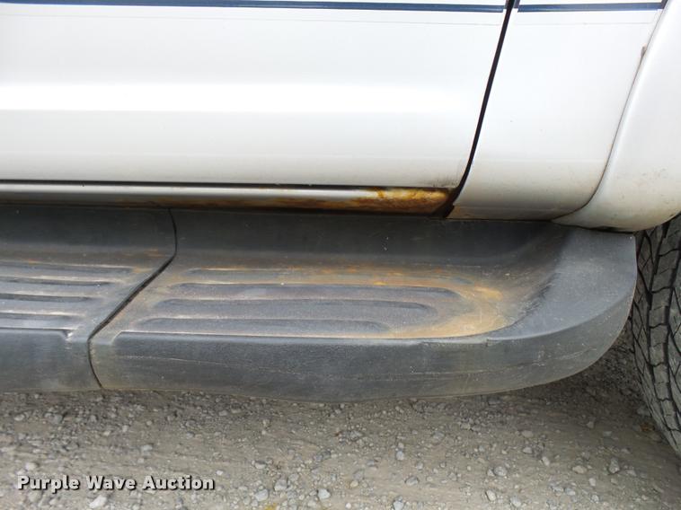 image for item DA2105 2001 Ford F150 SuperCrew pickup truck