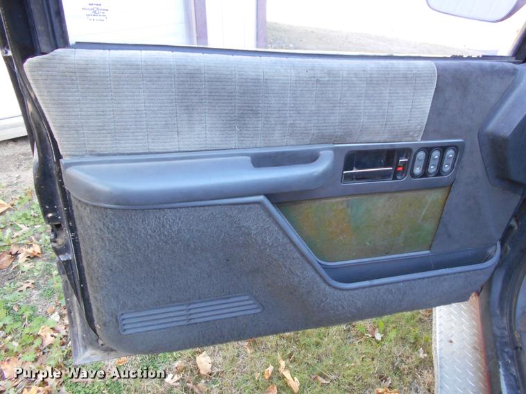 image for item DA2106 1990 Chevrolet 3500 brush fire truck