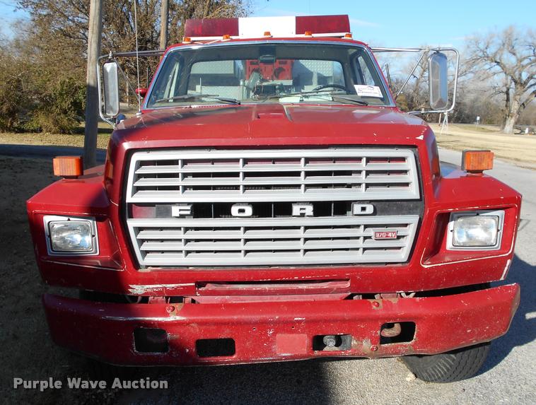 image for item DA2107 1984 Ford F700 brush fire truck