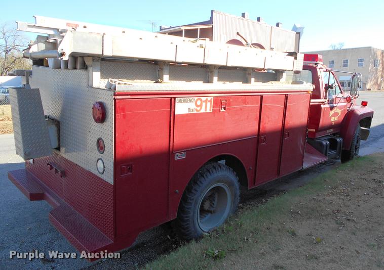 image for item DA2107 1984 Ford F700 brush fire truck