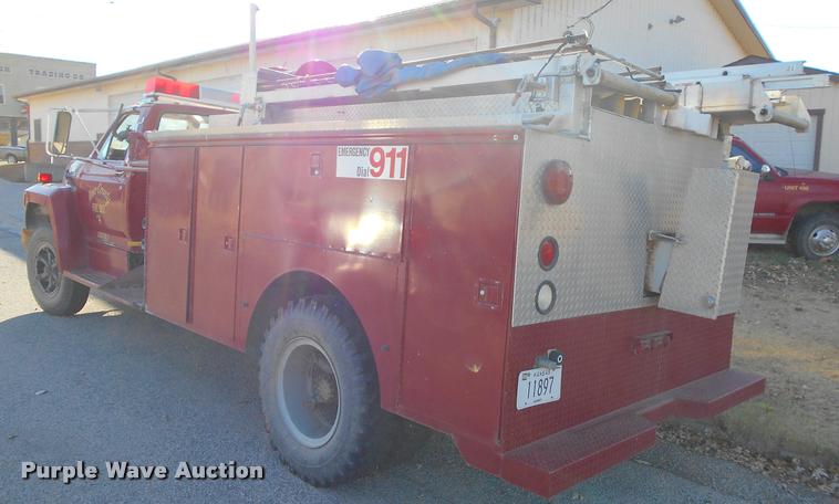 image for item DA2107 1984 Ford F700 brush fire truck
