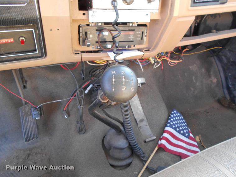 image for item DA2107 1984 Ford F700 brush fire truck