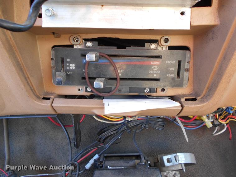 image for item DA2107 1984 Ford F700 brush fire truck