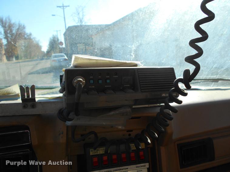 image for item DA2107 1984 Ford F700 brush fire truck