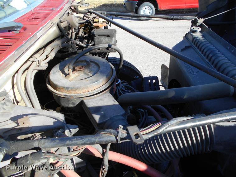 image for item DA2107 1984 Ford F700 brush fire truck