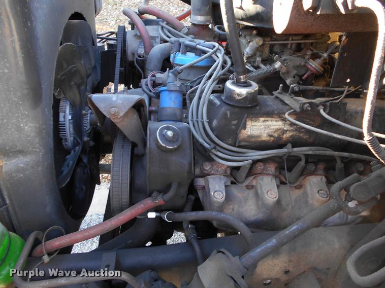 image for item DA2107 1984 Ford F700 brush fire truck