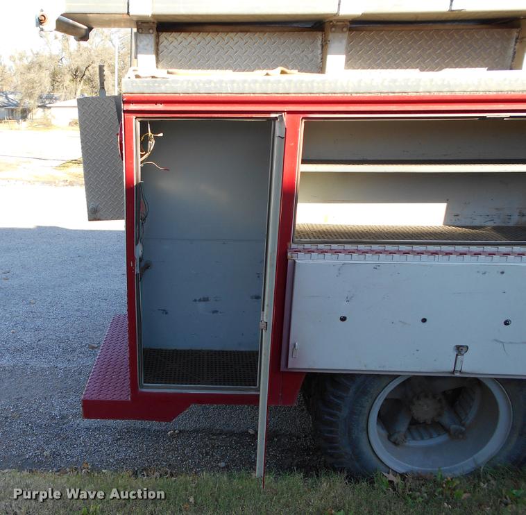 image for item DA2107 1984 Ford F700 brush fire truck