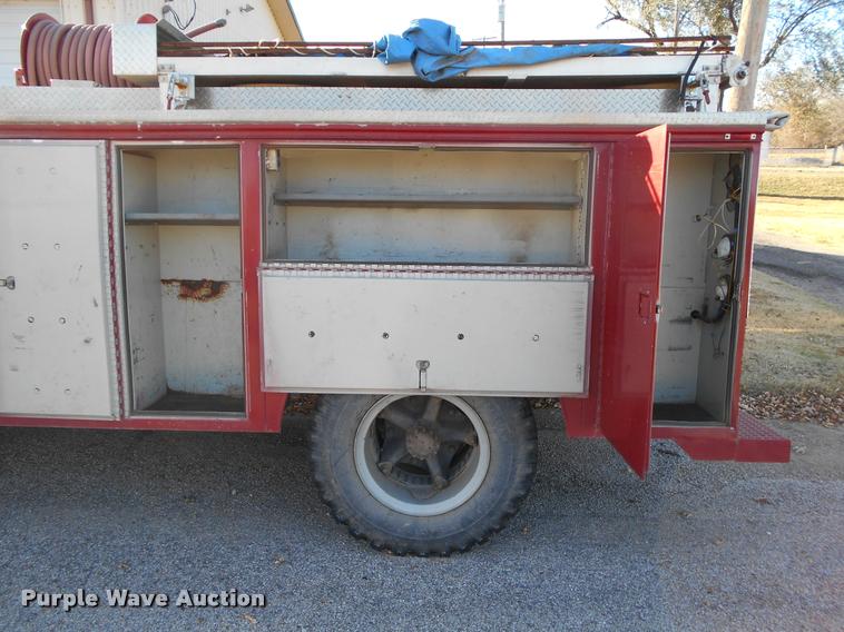 image for item DA2107 1984 Ford F700 brush fire truck
