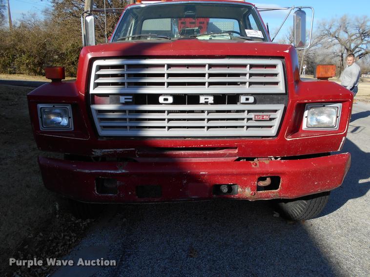 image for item DA2107 1984 Ford F700 brush fire truck