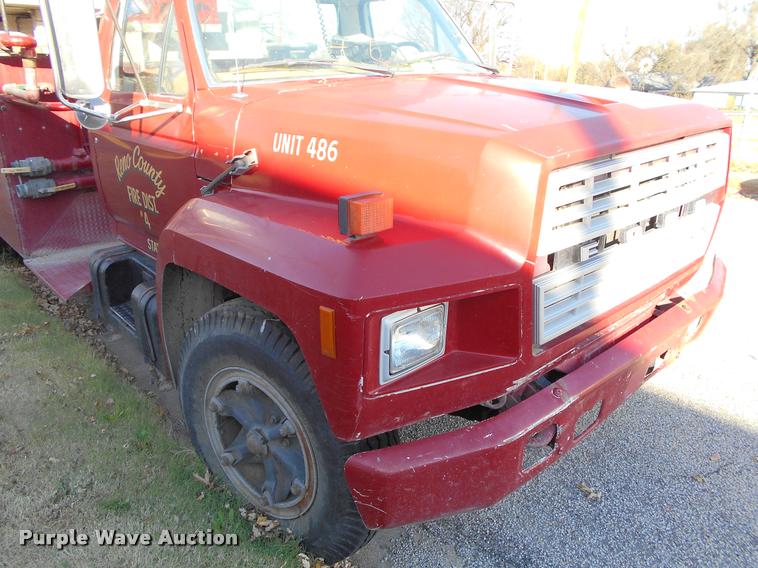 image for item DA2107 1984 Ford F700 brush fire truck