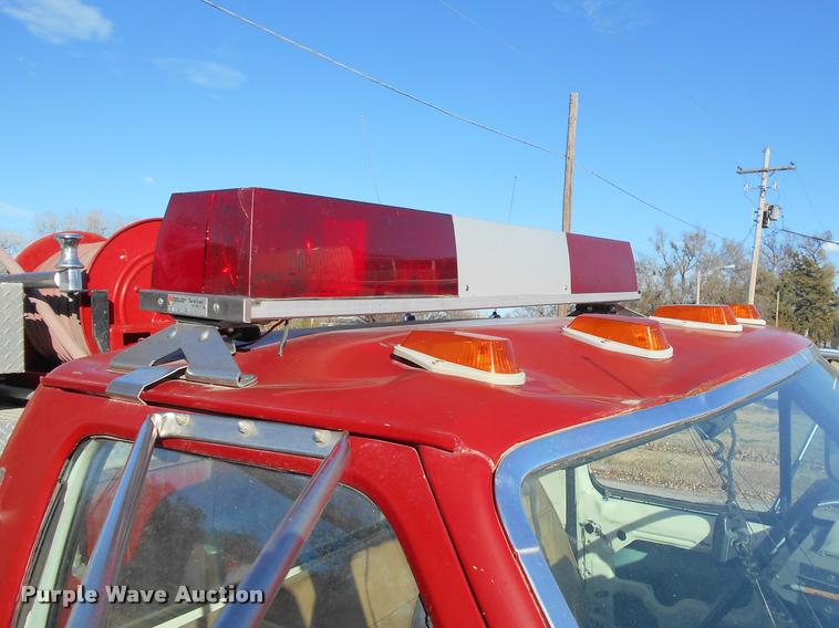 image for item DA2107 1984 Ford F700 brush fire truck