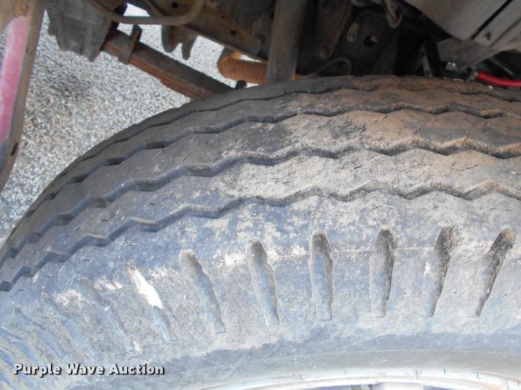 image for item DA2107 1984 Ford F700 brush fire truck