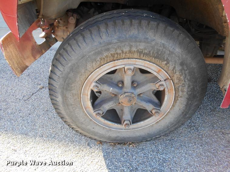 image for item DA2107 1984 Ford F700 brush fire truck