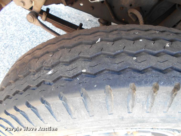 image for item DA2107 1984 Ford F700 brush fire truck