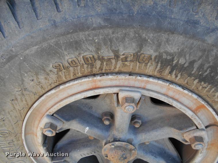 image for item DA2107 1984 Ford F700 brush fire truck