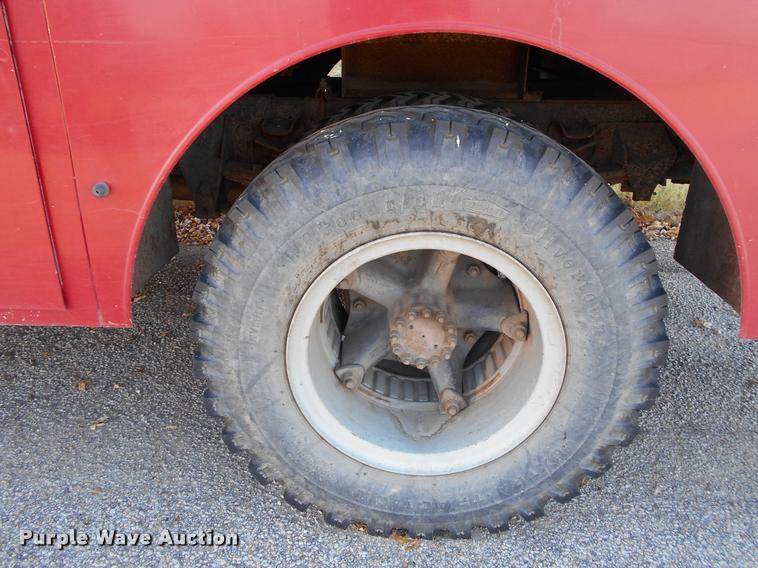 image for item DA2107 1984 Ford F700 brush fire truck