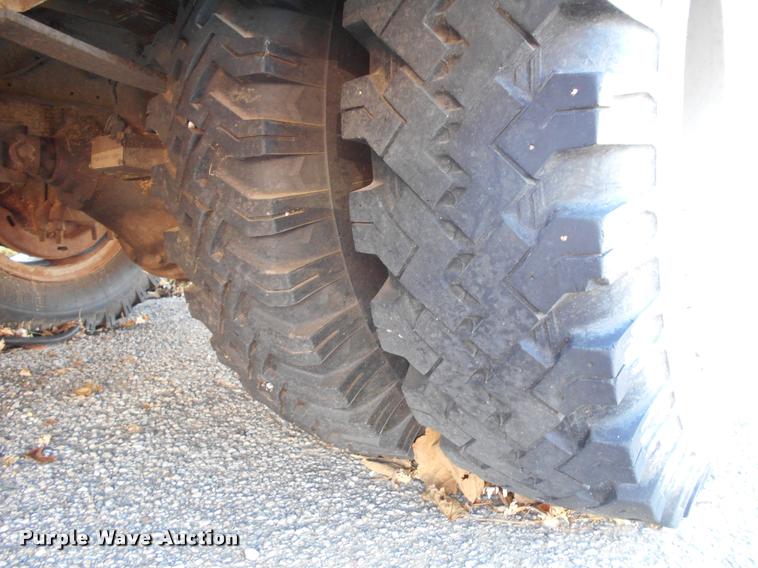 image for item DA2107 1984 Ford F700 brush fire truck