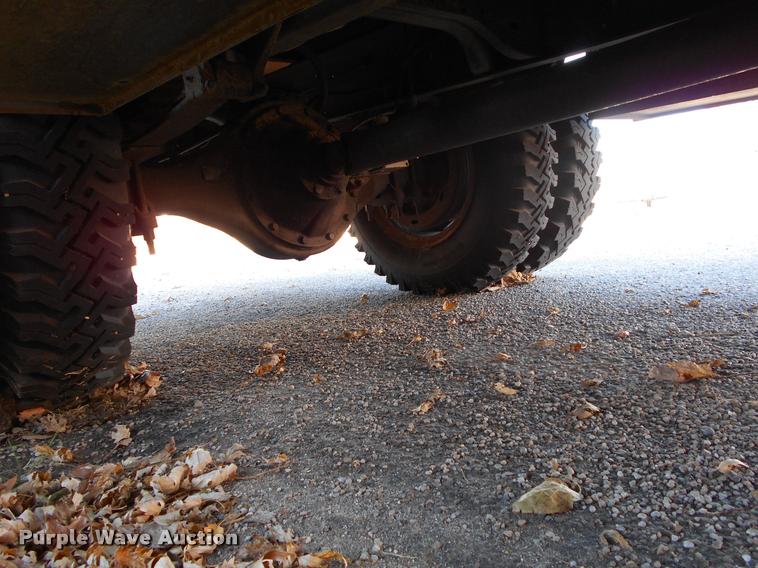 image for item DA2107 1984 Ford F700 brush fire truck