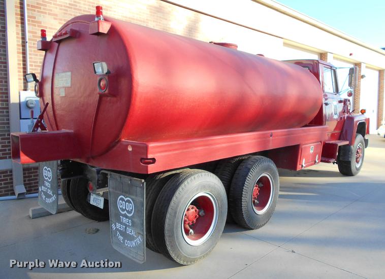 image for item DA2108 1973 Ford 900 tank truck