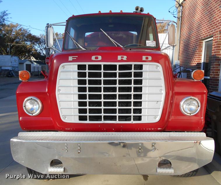 image for item DA2108 1973 Ford 900 tank truck