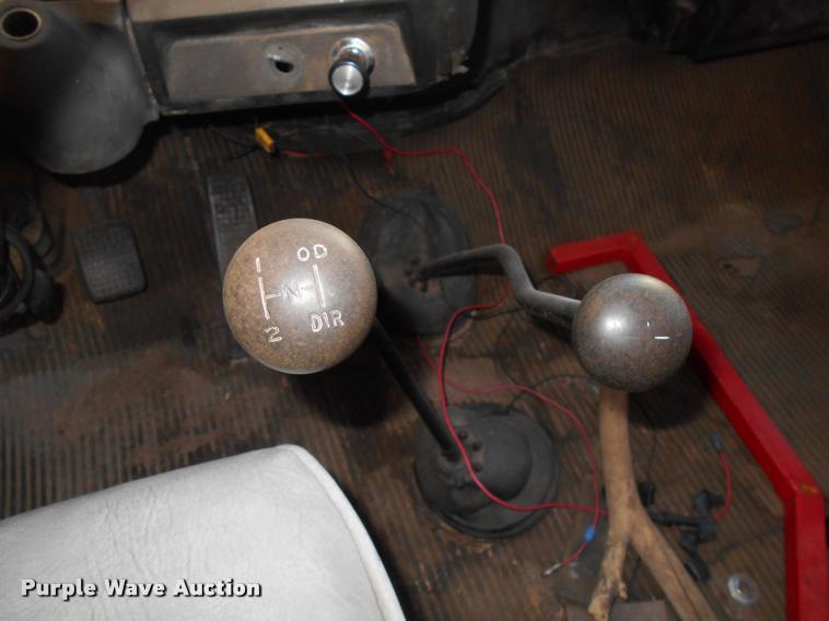 image for item DA2108 1973 Ford 900 tank truck