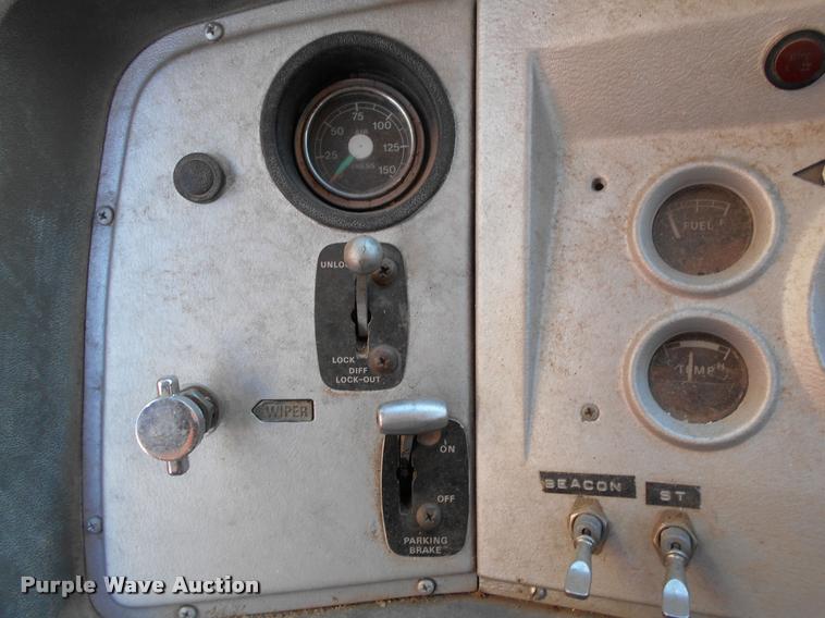 image for item DA2108 1973 Ford 900 tank truck