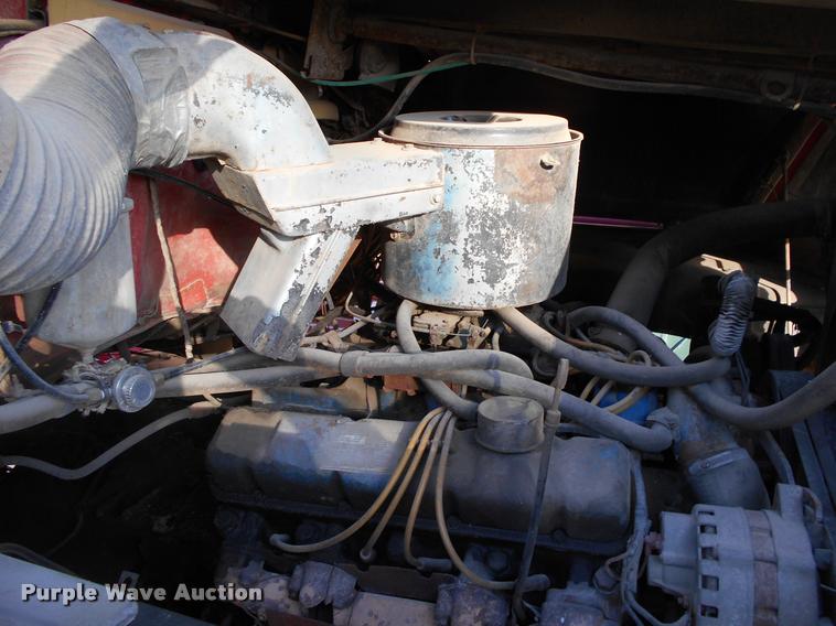 image for item DA2108 1973 Ford 900 tank truck