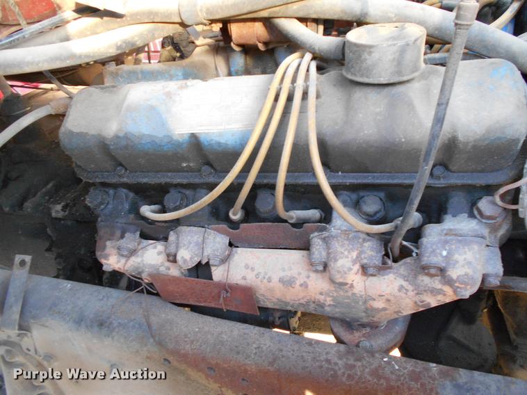 image for item DA2108 1973 Ford 900 tank truck