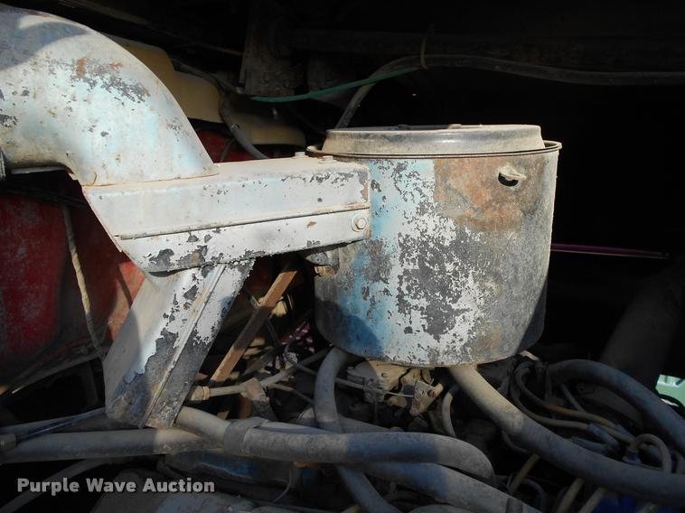 image for item DA2108 1973 Ford 900 tank truck