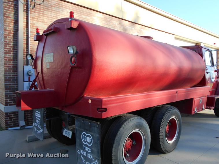 image for item DA2108 1973 Ford 900 tank truck