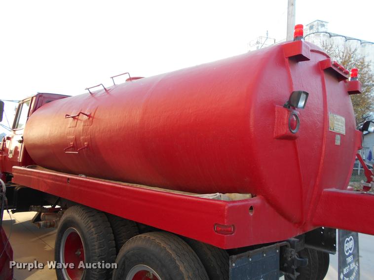 image for item DA2108 1973 Ford 900 tank truck